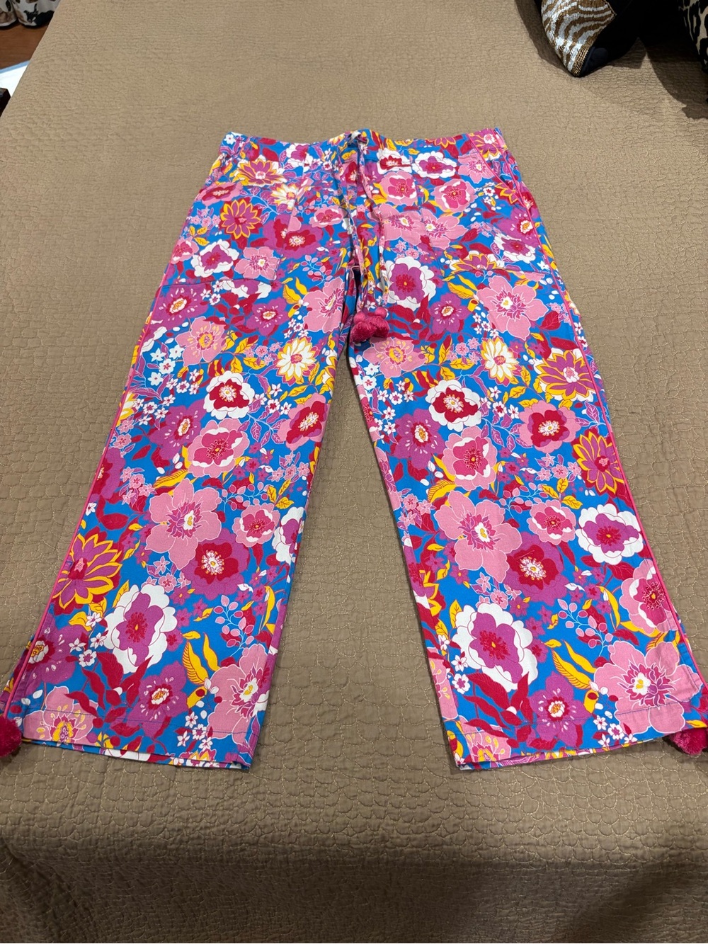 Floral Cropped Pants with Drawstring Waist - Pink Multi